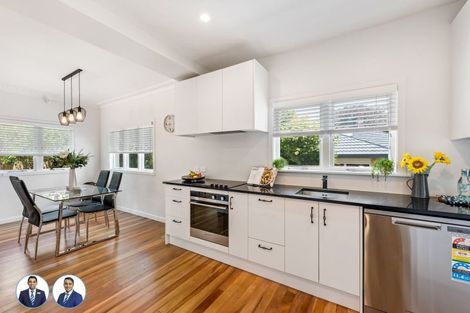 Photo of property in 14 Coronation Road, Mangere Bridge, Auckland, 2022