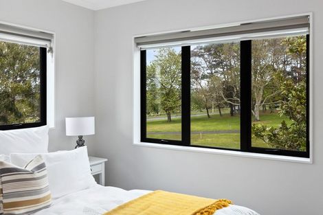 Photo of property in 4225a Great North Road, Glendene, Auckland, 0602