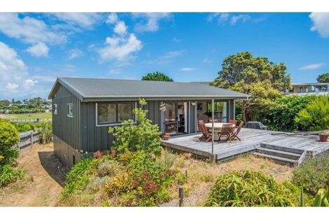 Photo of property in 38 Cordyline Road, Port Waikato, Tuakau, 2695