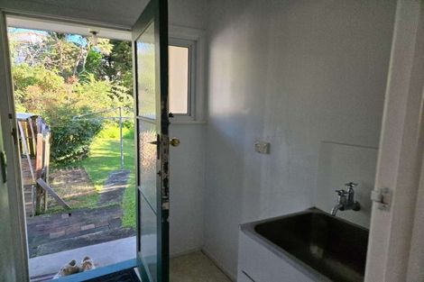 Photo of property in 11 Halberg Street, Glenfield, Auckland, 0629