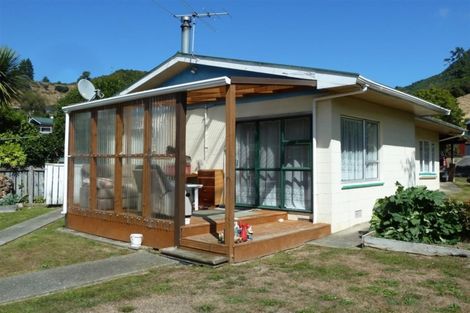 Photo of property in 4 Cornwall Street, Picton, 7220