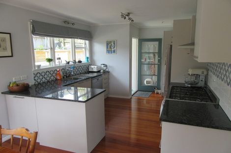 Photo of property in 91 Taylor Terrace, Tawa, Wellington, 5028
