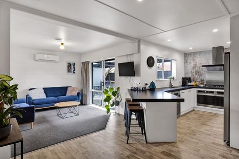 Photo of property in 4 Douglas Street, Hawera, 4610