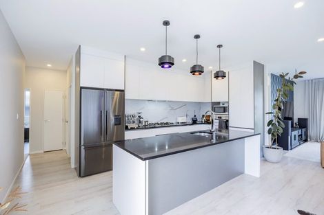 Photo of property in 14 Ropere Street, Kumeu, 0810