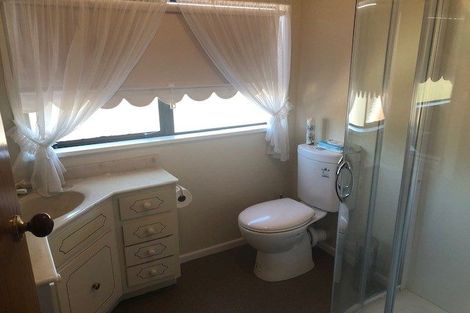 Photo of property in 3 Comeskey Grove, Elderslea, Upper Hutt, 5018