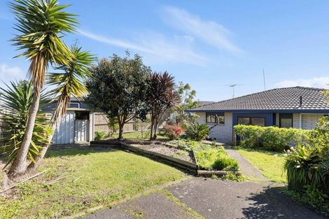 Photo of property in 2/27 Derrimore Heights, Clover Park, Auckland, 2019