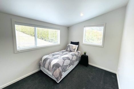 Photo of property in 1 Domain Crescent, Muriwai, Waimauku, 0881