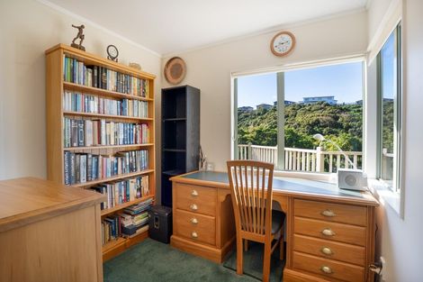 Photo of property in 18 Amesbury Drive, Churton Park, Wellington, 6037