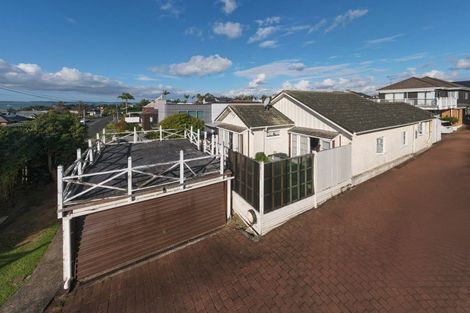 Photo of property in 1/20 Takutai Avenue, Bucklands Beach, Auckland, 2012
