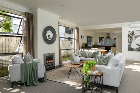 Photo of property in 135 Centreway Road, Orewa, 0931