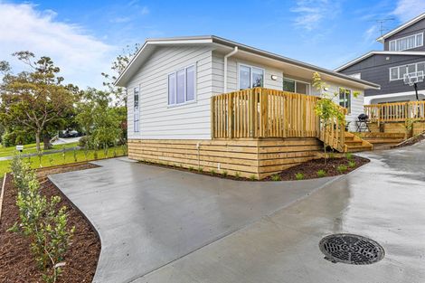 Photo of property in 82 Rosario Crescent, Red Beach, 0932
