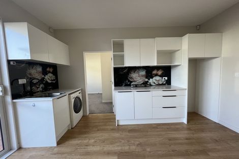 Photo of property in 37 Huntington Park Drive, Greenhithe, Auckland, 0632