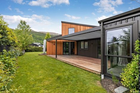 Photo of property in 20 Adamson Drive, Arrowtown, 9302