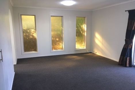 Photo of property in 1/9 Phillipa Place, Browns Bay, Auckland, 0630