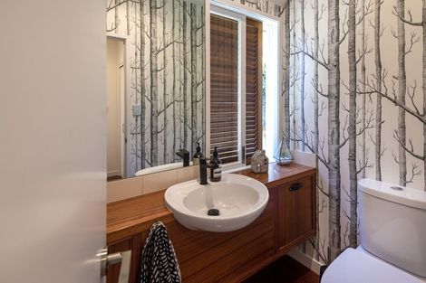 Photo of property in 14 Lynton Road, Bucklands Beach, Auckland, 2012