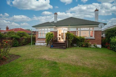 Photo of property in 25 Wycolla Avenue, Saint Clair, Dunedin, 9012