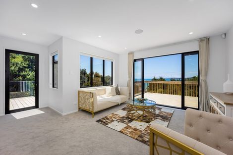 Photo of property in 254a Whangaparaoa Road, Red Beach, 0932