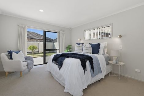 Photo of property in 12 Putaka Place, Papamoa Beach, Papamoa, 3118
