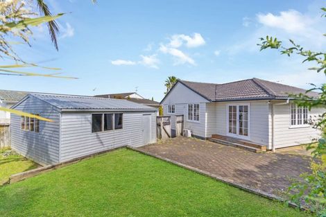 Photo of property in 9 Towra Place, Botany Downs, Auckland, 2010