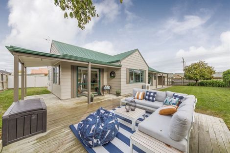 Photo of property in 102 Roberts Line, Kelvin Grove, Palmerston North, 4414