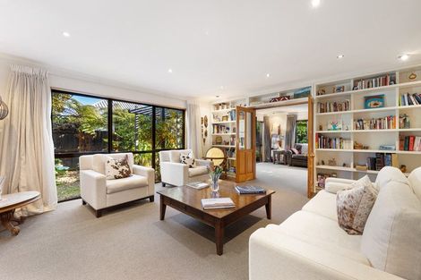 Photo of property in 5b Regency Crescent, Redwood, Christchurch, 8051