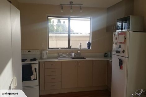 Photo of property in 19b Chipping Lane, Redwood, Christchurch, 8051