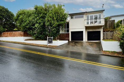 Photo of property in 46 Grays Road, Plimmerton, Porirua, 5026