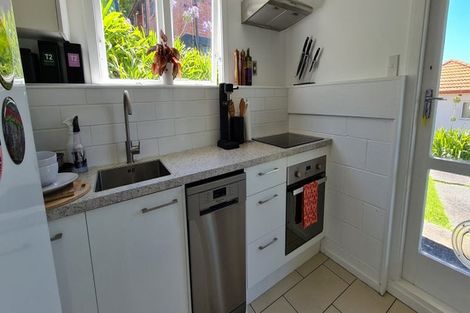 Photo of property in 46 Exmouth Road, Northcote, Auckland, 0627