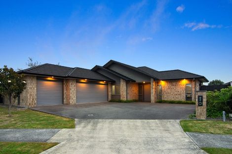 Photo of property in 9 Allgood Place, Rototuna North, Hamilton, 3210