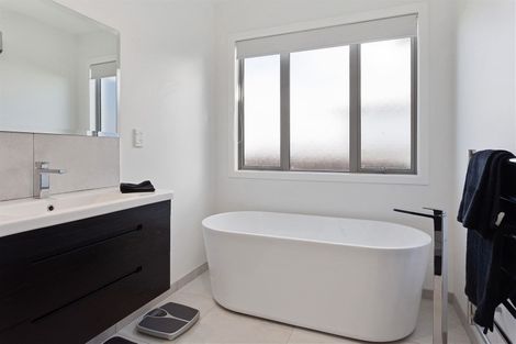 Photo of property in 140 Penruddock Rise, Westmorland, Christchurch, 8025