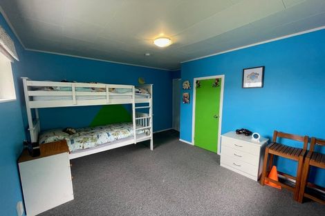 Photo of property in 74 Awanui Street, Merrilands, New Plymouth, 4312