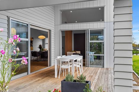 Photo of property in 11 Munro Oak Lane, Clevedon, Papakura, 2582