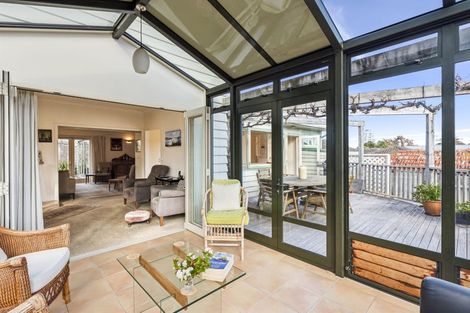 Photo of property in 43 Golf Road, Paraparaumu Beach, Paraparaumu, 5032