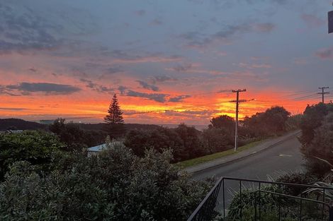 Photo of property in 4 Crownhill Street, Spotswood, New Plymouth, 4310