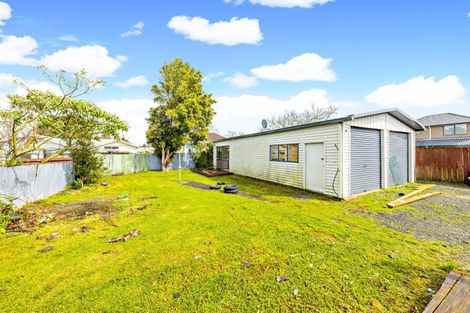 Photo of property in 2 Mckean Avenue, Manurewa, Auckland, 2102