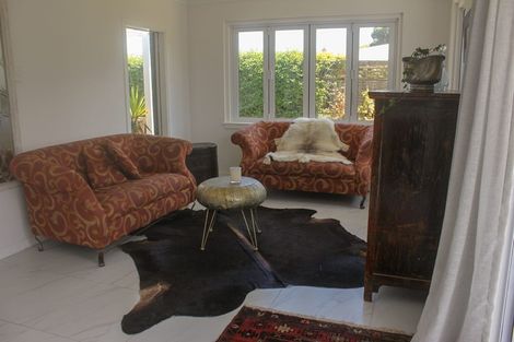 Photo of property in 293a Carrington Street, Vogeltown, New Plymouth, 4310