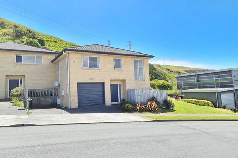 Photo of property in 18 Erlestoke Crescent, Churton Park, Wellington, 6037