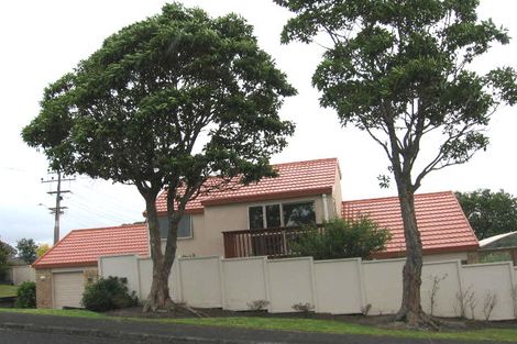 Photo of property in 28 Longreach Drive, Sunnyvale, Auckland, 0612