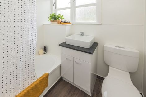 Photo of property in 24 Swiss Avenue, Gonville, Whanganui, 4501