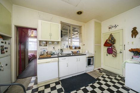 Photo of property in 11 Botanical Road, Takaro, Palmerston North, 4412