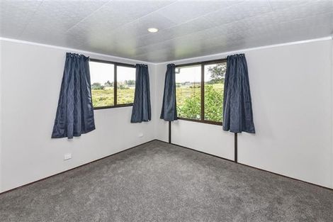 Photo of property in 36 Seaward Place, Wattle Downs, Auckland, 2103