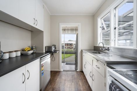 Photo of property in 8 George Street, Hawera, 4610