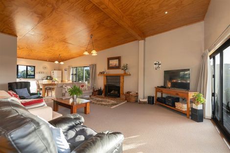 Photo of property in 28 Kent Avenue, Waitarere Beach, Levin, 5510