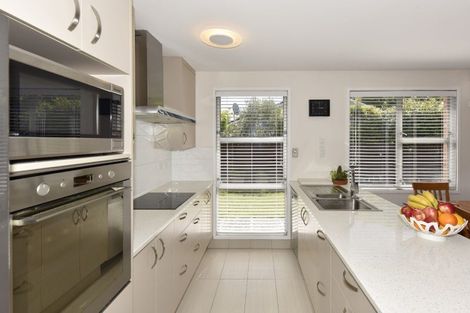 Photo of property in 33 Montclare Avenue, Avonhead, Christchurch, 8042