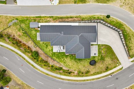 Photo of property in 77 Oak Road, Poraiti, Napier, 4112