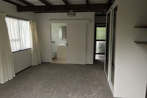 Photo of property in 2/5 Kegworth Place, Browns Bay, Auckland, 0630