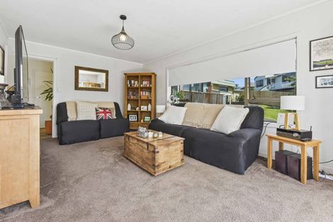 Photo of property in 1/170 Stapleford Crescent, Browns Bay, Auckland, 0630
