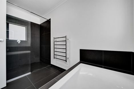 Photo of property in 4 Gleneagles Way, Waiwhakaiho, New Plymouth, 4312