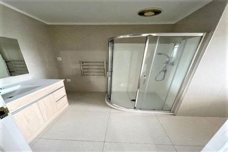 Photo of property in 228 Glamorgan Drive, Northcross, Auckland, 0630