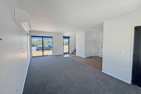 Photo of property in 8/79 Edmonton Road, Henderson, Auckland, 0612